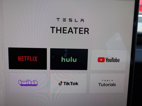 Used 2025 Tesla Model 3 Long Range image 23