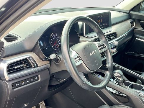 Used 2022 Kia Telluride SX w/ Towing Package FWD image 9