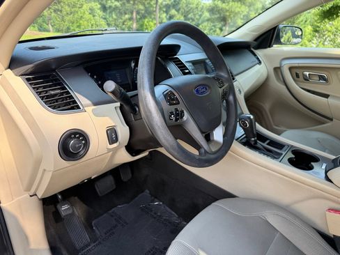 Used 2016 Ford Taurus SE FWD image 23