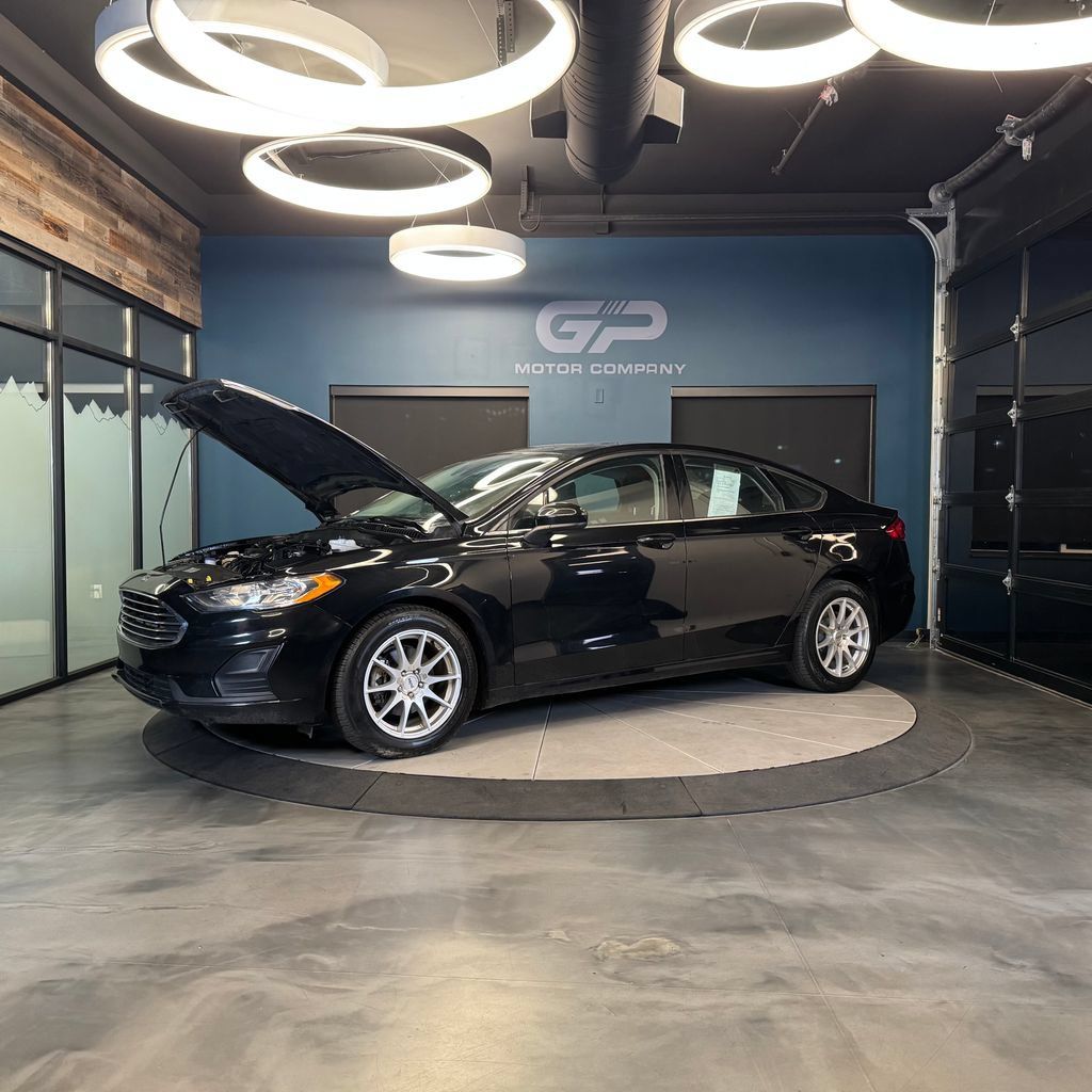 Used 2019 Ford Fusion SE AWD/4WD image 25