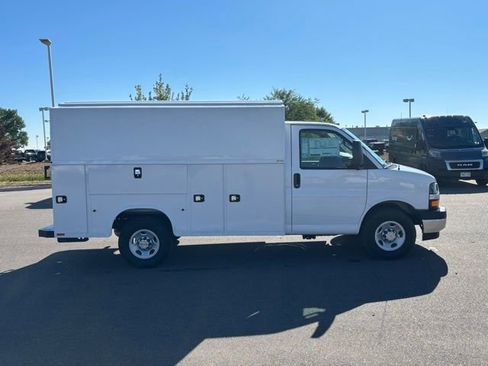 New 2025 Chevrolet Express 3500 w/ Power Convenience Package image 4