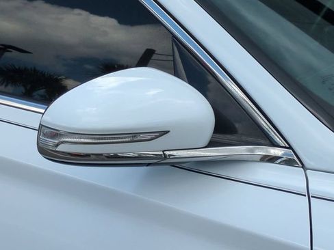 Used 2023 Genesis G70 2.0T RWD image 13