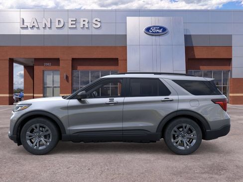 New 2026 Ford Explorer Active AWD/4WD image 3