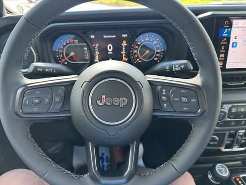 New 2025 Jeep Gladiator Sport image 12