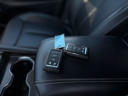 Used 2025 Jeep Grand Cherokee Limited w/ Black Appearance Package image 20