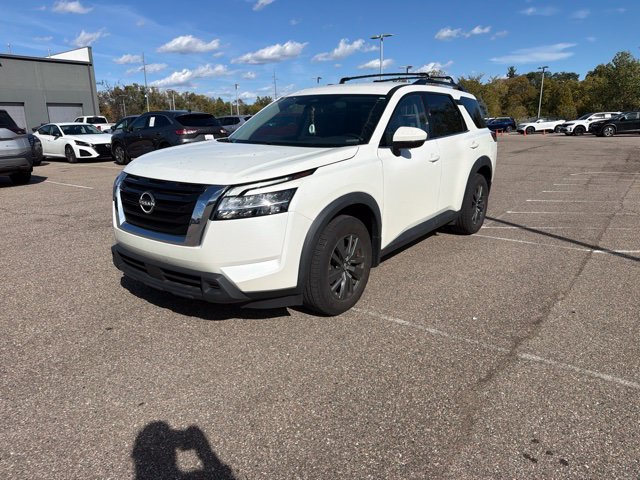 Used 2022 Nissan Pathfinder SV AWD/4WD image 1