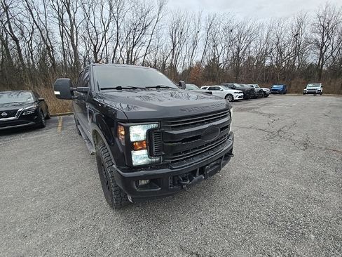 Used 2019 Ford F350 XLT w/ XLT Value Package image 11