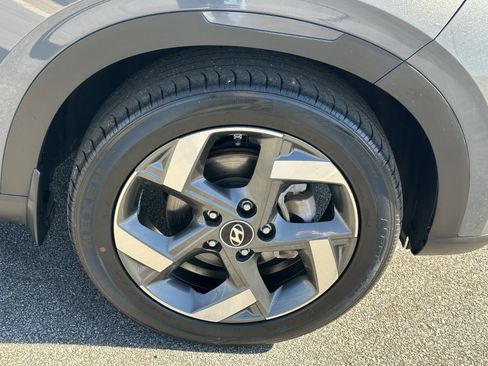 Used 2023 Hyundai Venue Limited w/ Cargo Package image 15