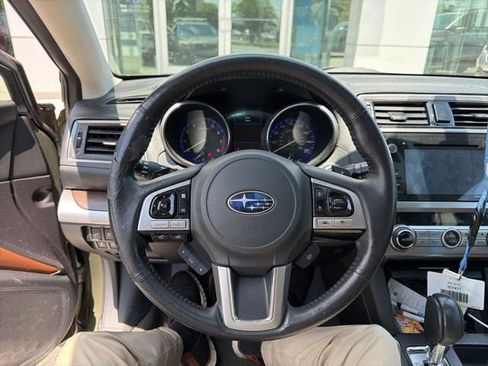 Used 2017 Subaru Outback 3.6R Touring AWD/4WD image 6