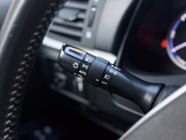 Used 2012 Lexus CT 200h Premium FWD image 23