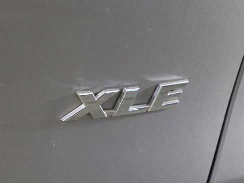 Used 2021 Toyota RAV4 XLE w/ Convenience Package FWD image 44