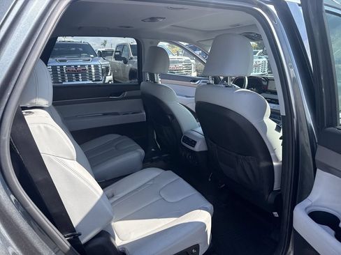 Used 2022 Hyundai Palisade SEL w/ Premium Package FWD image 34