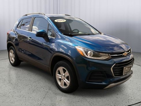 Used 2019 Chevrolet Trax LT w/ Driver Confidence Package AWD/4WD image 1