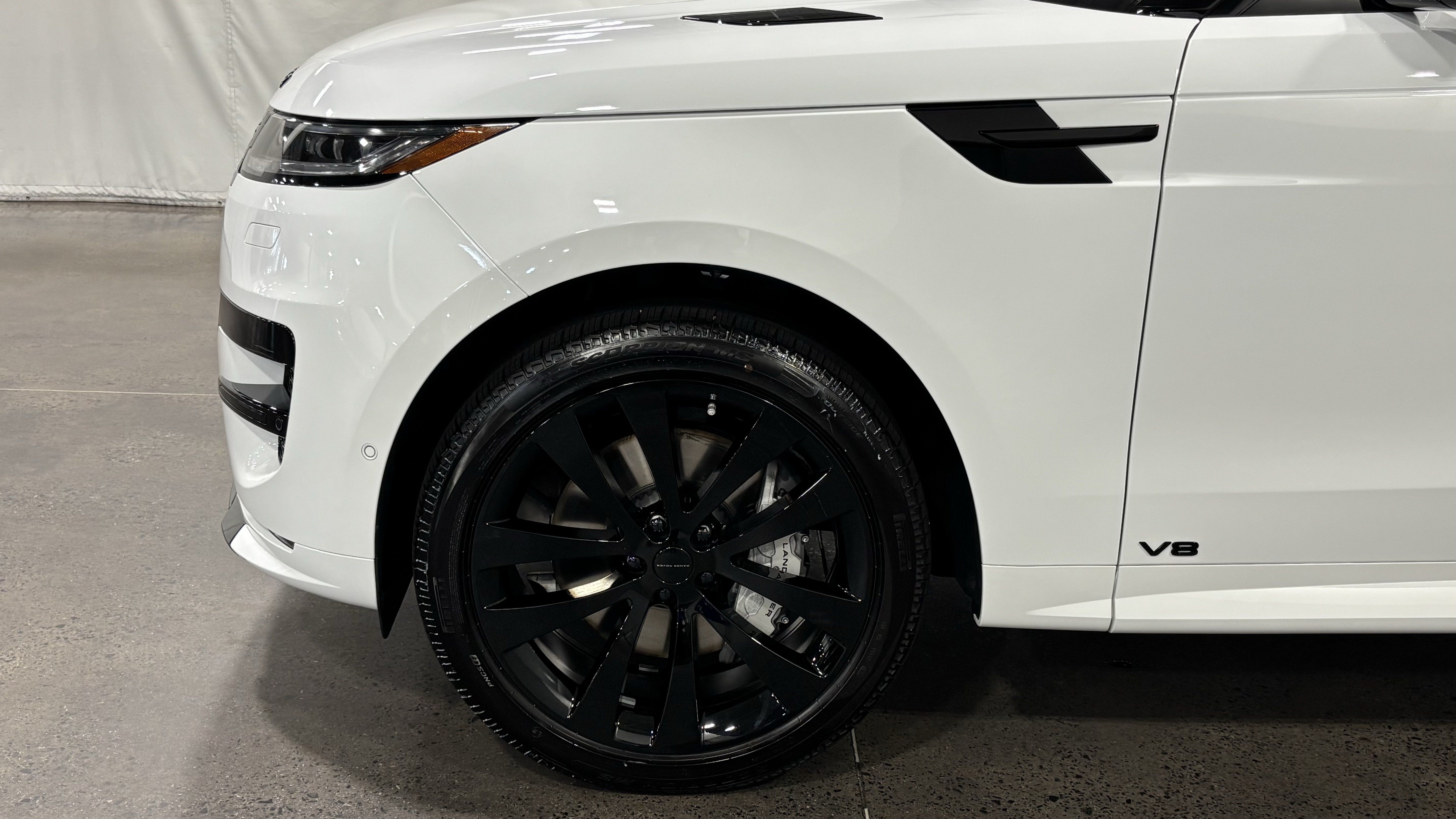 New 2026 Land Rover Range Rover Sport Dynamic SE AWD/4WD image 10