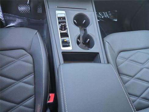 New 2026 Volkswagen Atlas SE image 24