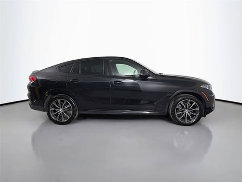 Certified 2026 BMW X6 xDrive40i AWD/4WD image 4
