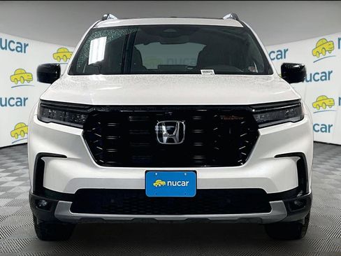 Used 2024 Honda Pilot TrailSport image 2