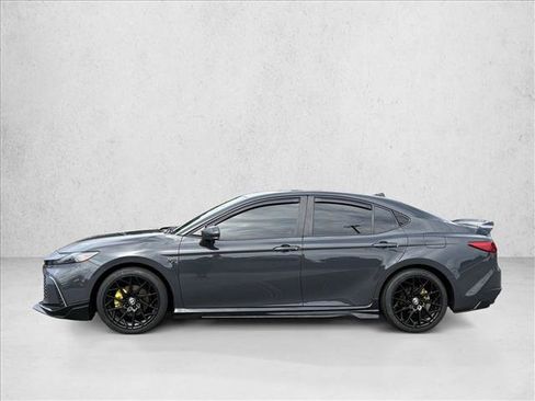 Used 2025 Toyota Camry SE w/ Convenience Package FWD image 4