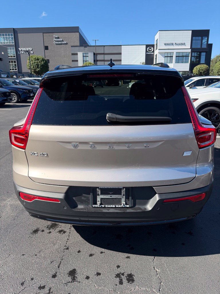 Used 2023 Volvo XC40 Recharge Ultimate w/ Protection Package Premier AWD/4WD image 6