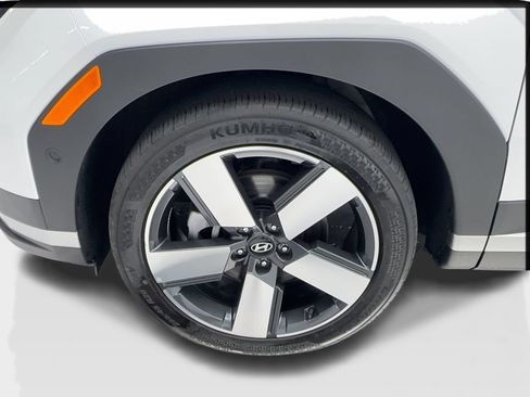 Used 2025 Hyundai Santa Fe Limited AWD/4WD image 13