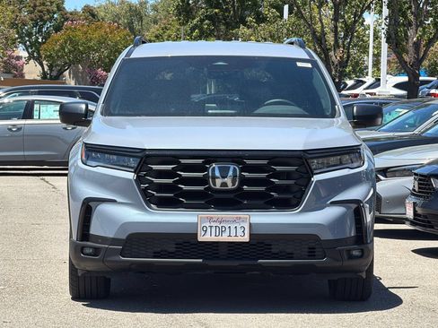 Certified 2025 Honda Pilot Sport image 9