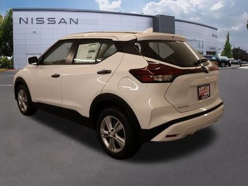 New 2025 Nissan Kicks Play S image 3