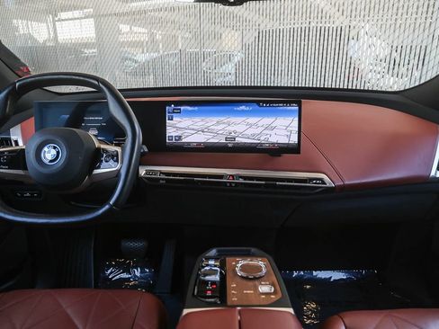 Certified 2023 BMW iX xDrive50 w/ Premium Package AWD/4WD image 9