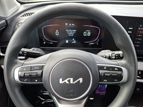 Used 2023 Kia Sportage LX image 18