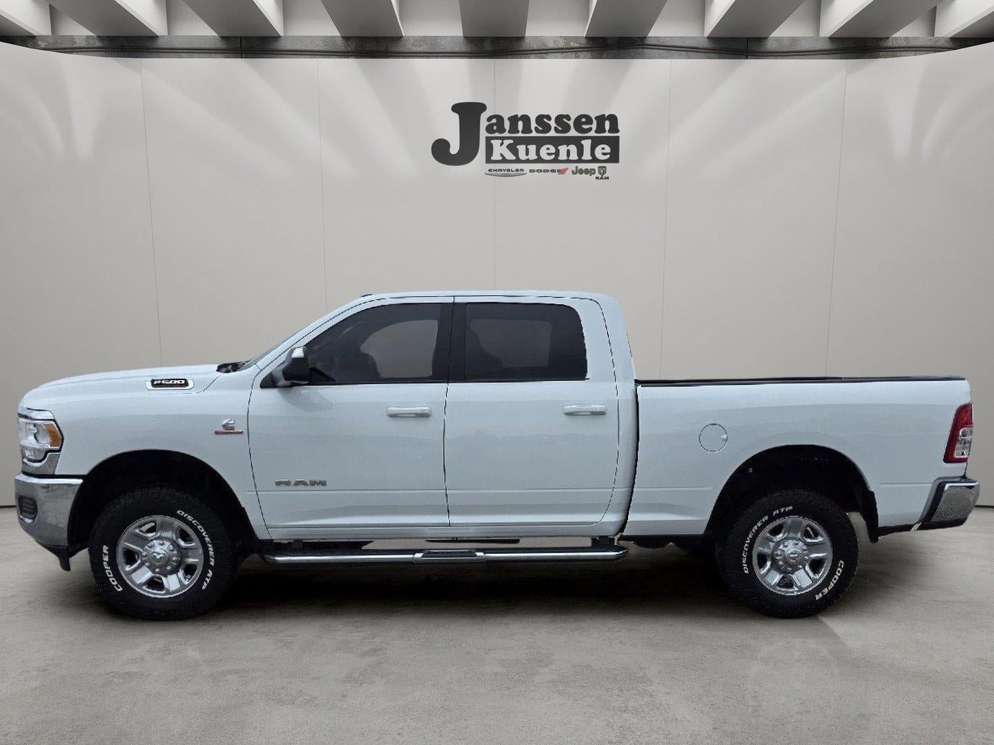 Used 2022 RAM 2500 Big Horn AWD/4WD image 1