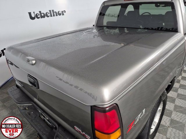 Used 2006 GMC Sierra 1500 SLT w/ Onstar Plus Package AWD/4WD image 26