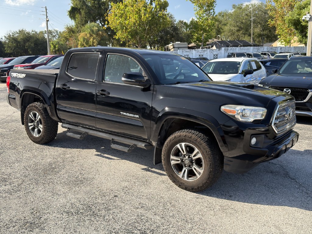 Used 2017 Toyota Tacoma TRD Sport w/ Tow Package (A/T) AWD/4WD image 2