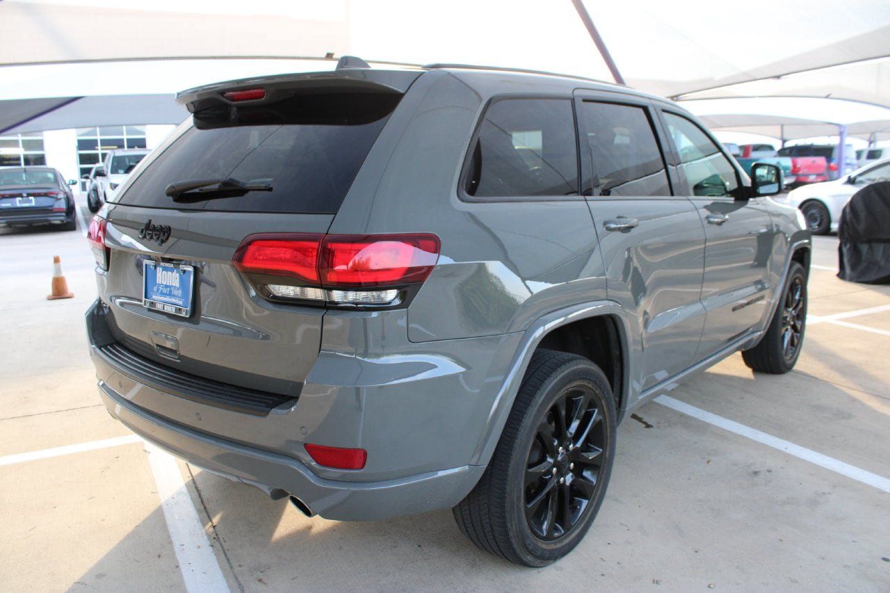 Used 2020 Jeep Grand Cherokee Altitude AWD/4WD image 6
