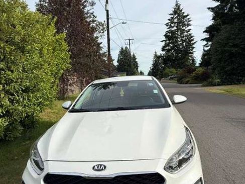 Used 2021 Kia Forte LXS FWD image 3
