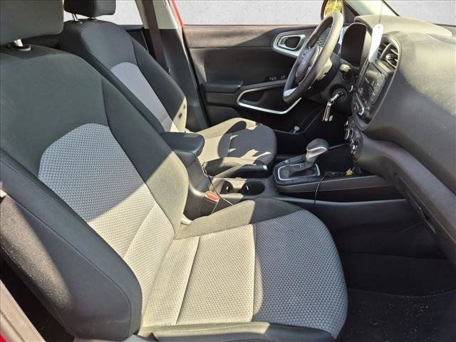Used 2023 Kia Soul LX FWD image 15