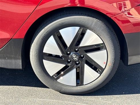 New 2025 Hyundai Ioniq 6 SE image 5