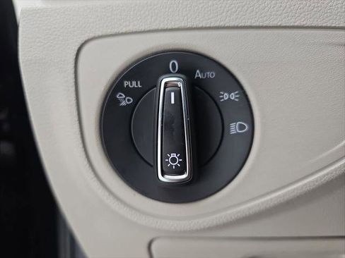 Used 2023 Volkswagen Atlas SEL R-Line AWD/4WD image 40