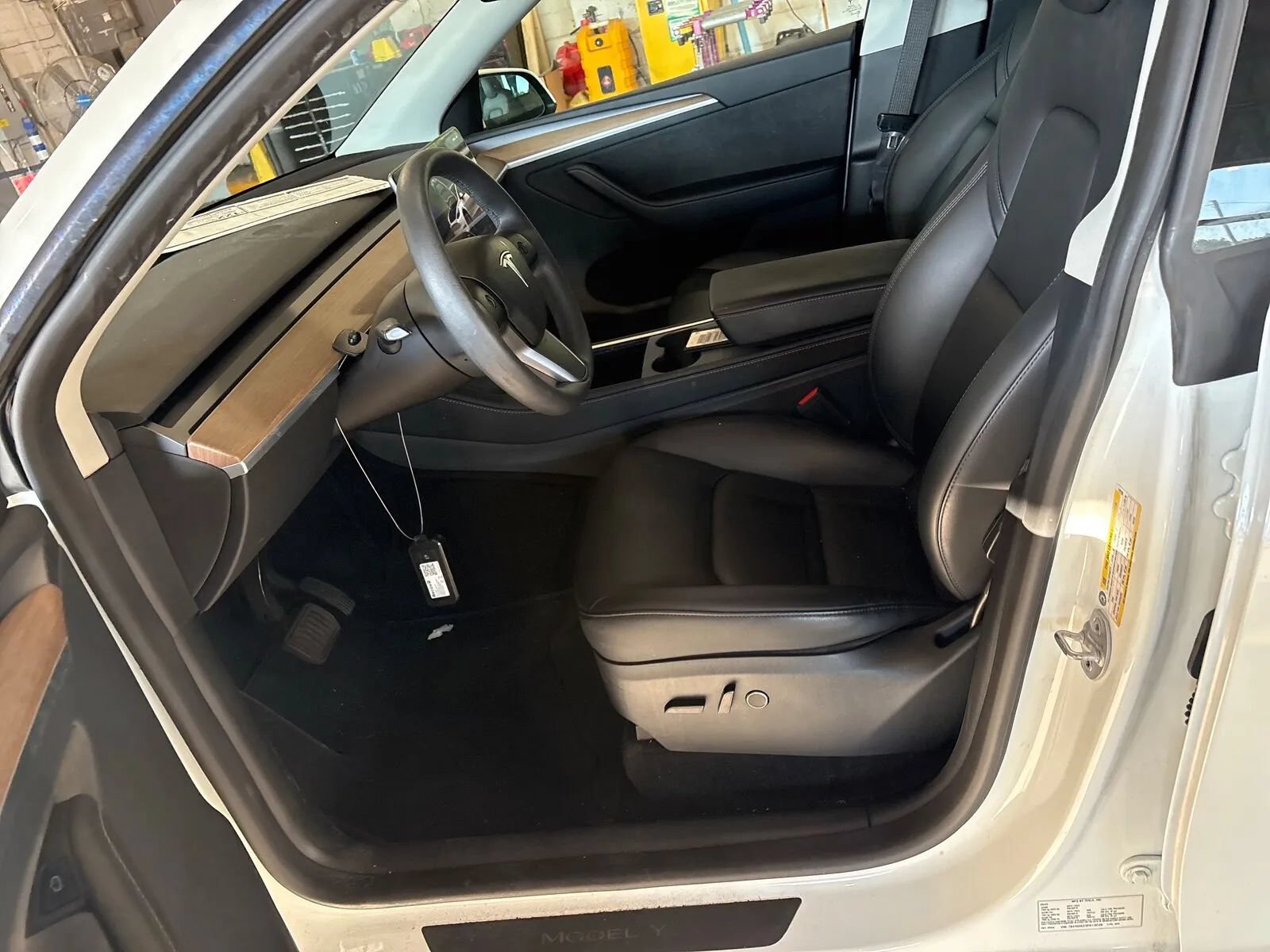 Used 2023 Tesla Model Y Long Range AWD/4WD image 4