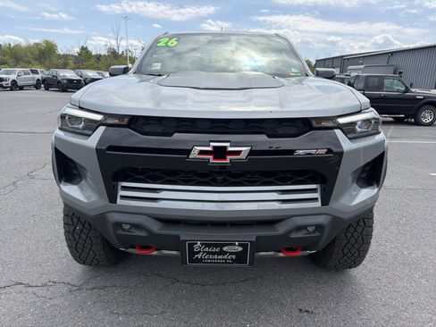 Used 2026 Chevrolet Colorado ZR2 w/ Technology Package AWD/4WD image 9