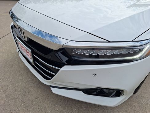 Used 2022 Honda Accord Touring image 10