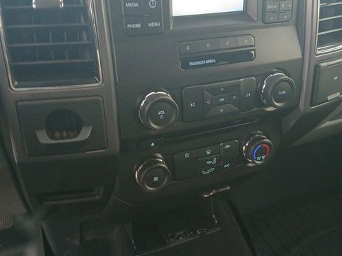 Used 2017 Ford F150 XLT image 8