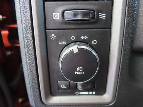 Used 2013 RAM 1500 Express AWD/4WD image 17