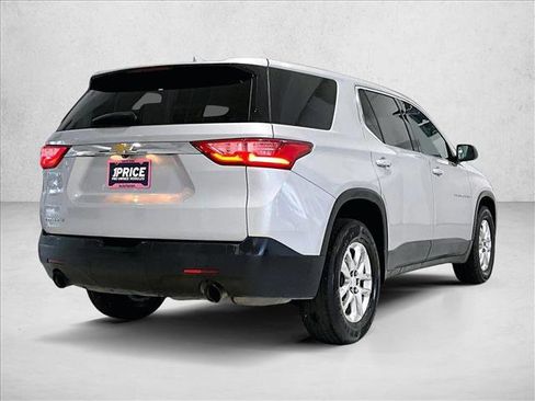 Used 2021 Chevrolet Traverse LS FWD image 2