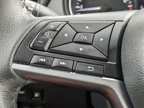 Used 2018 Nissan Rogue SV AWD/4WD image 22