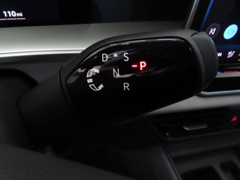 New 2026 Volkswagen Tiguan SE R-Line image 16