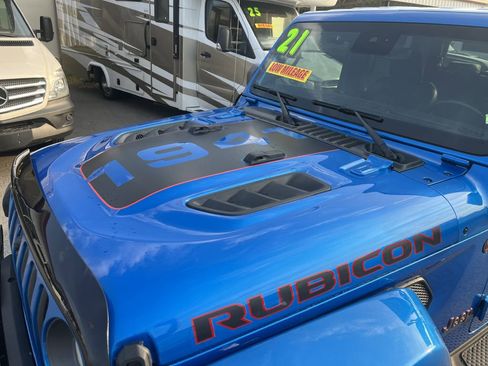 Used 2021 Jeep Gladiator Rubicon w/ Dual Top Group image 9