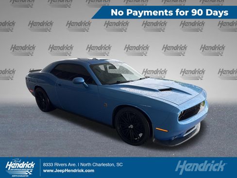 Used 2015 Dodge Challenger R/T Scat Pack RWD image 1