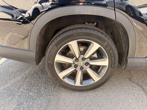 Used 2023 Honda Pilot Elite image 9