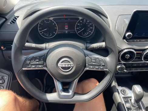Used 2025 Nissan Sentra SV FWD image 13
