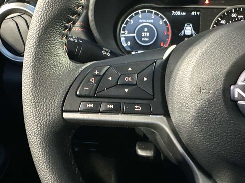 New 2025 Nissan Versa SR w/ Trunk Package image 38