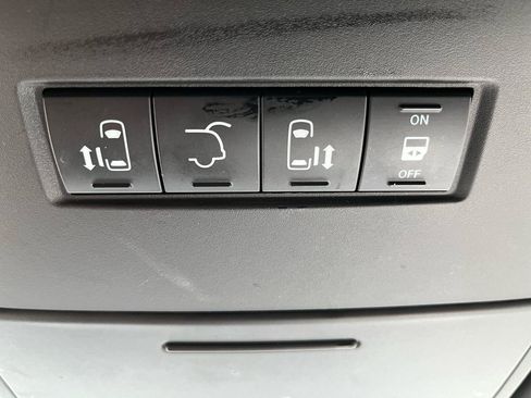 Used 2019 Dodge Grand Caravan SXT FWD image 20
